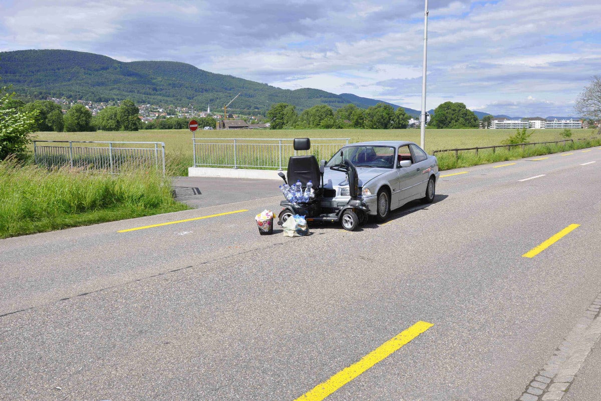 Invalidenfahrzeug in Gunzgen von Auto erfasst