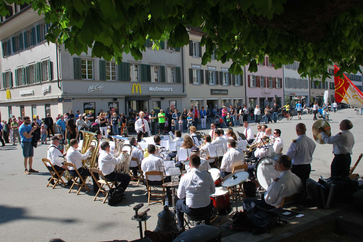 Zahlreiche Zuschauer-Scharen am Publikumstag der Kapo SO in Olten
