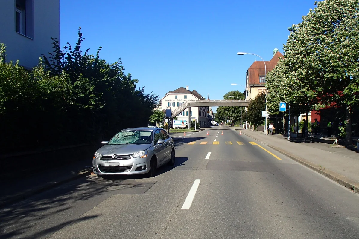 Laufenburg: Fussgänger nach Kollision mit Auto schwer verletzt