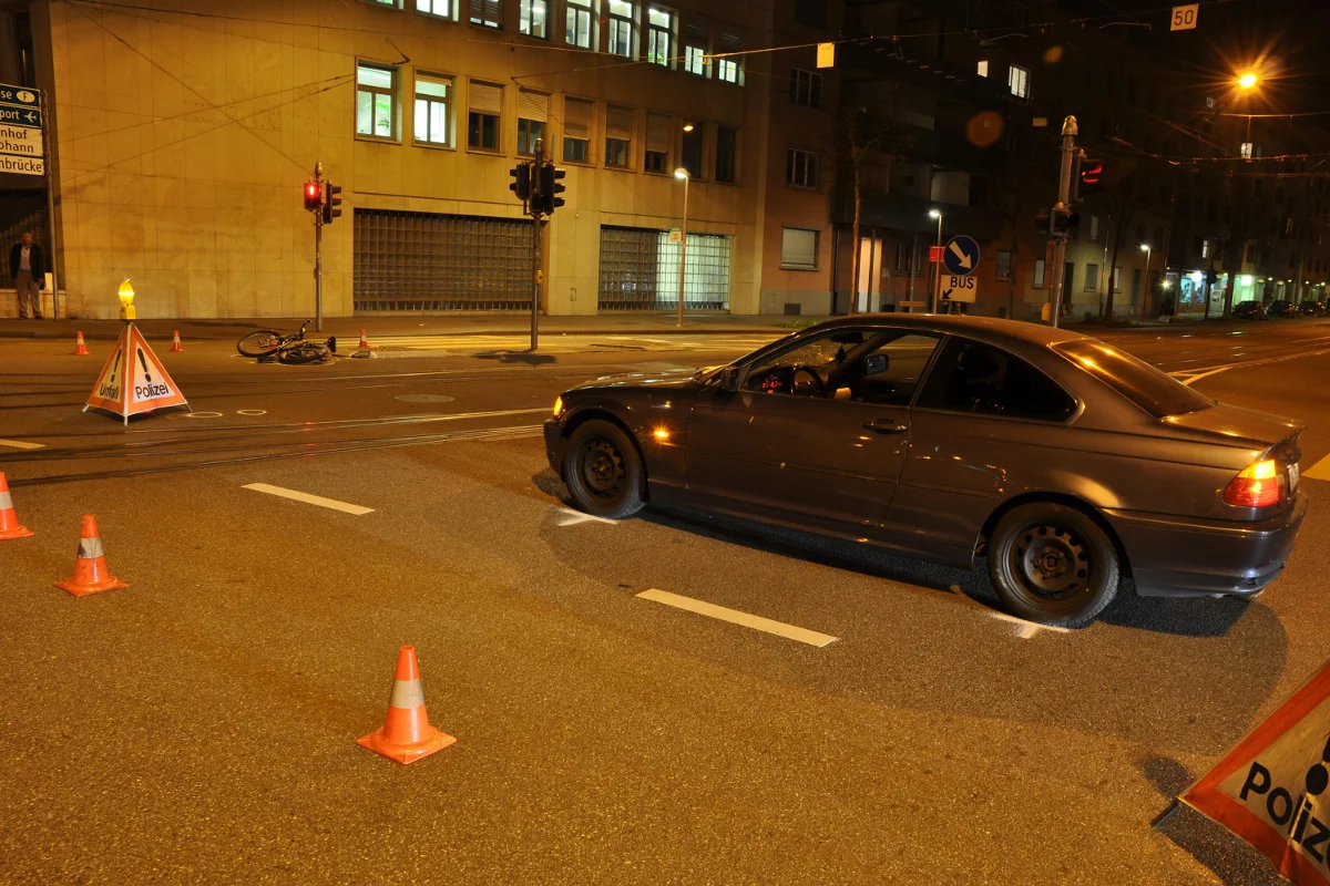 Rotlicht in Basel ignoriert - Velofahrer verletzt