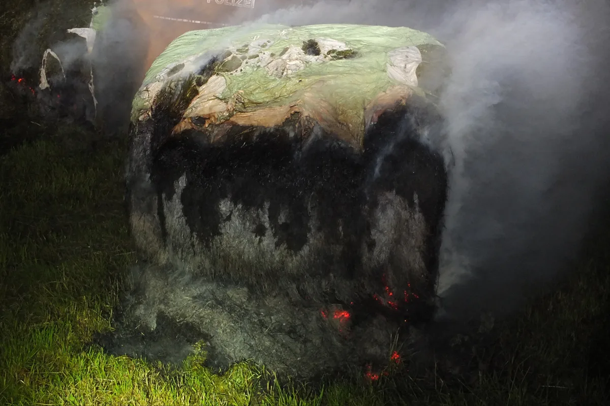 Bad Ragaz SG: Siloballen in Brand geraten