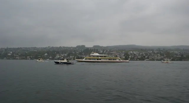 Uerikon: Motorschaden auf dem Zürichsee