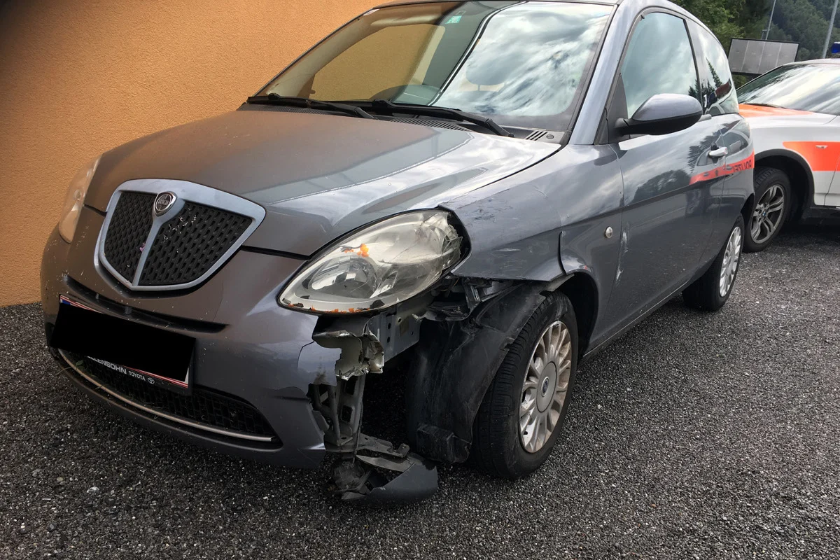 Nendeln FL - Auto nicht unter Kontrolle - Alkohol im Spiel