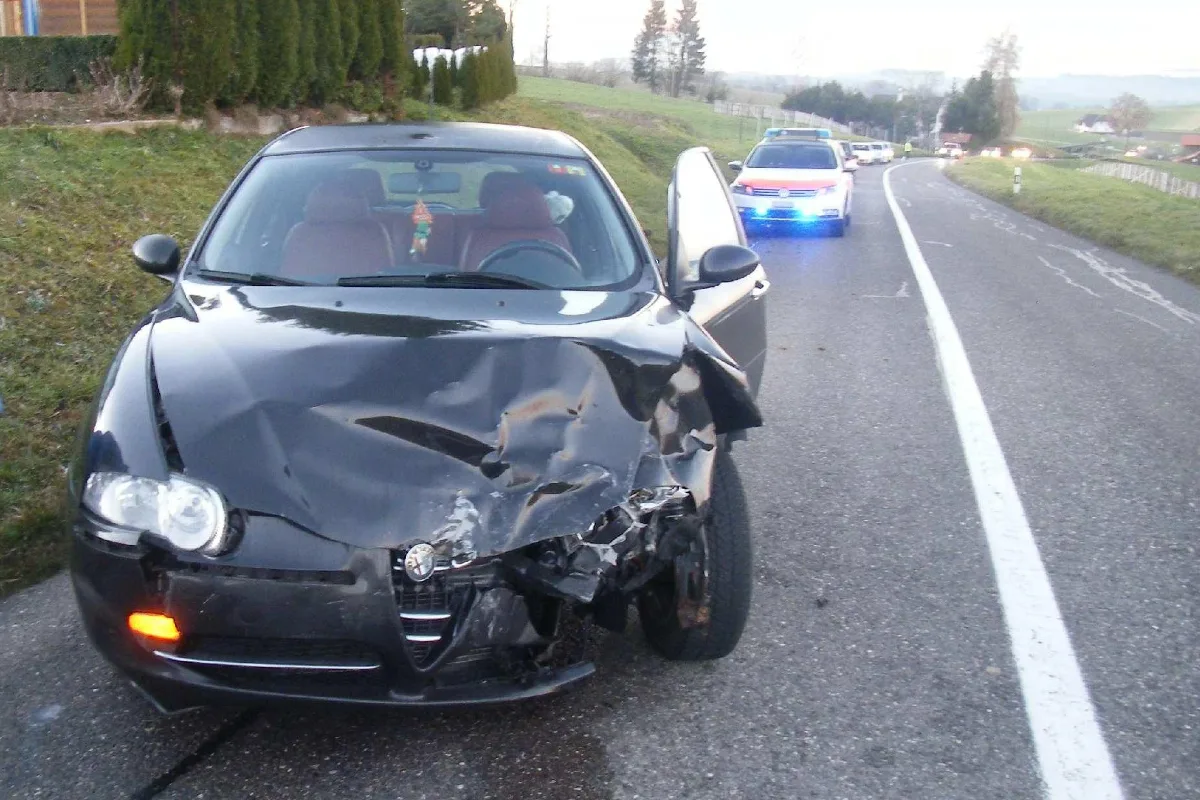 Verletzte bei Frontalcrash in St. Ursen