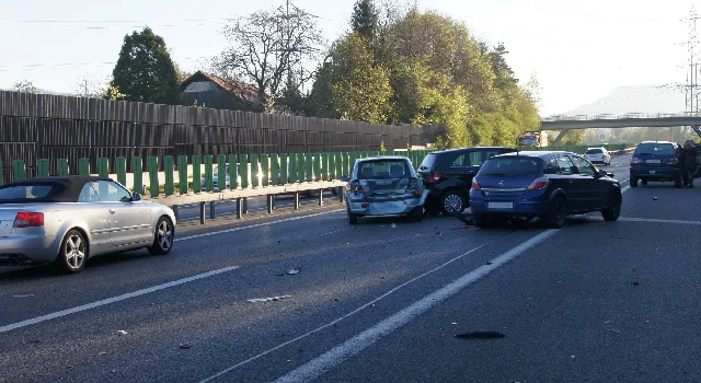 Auffahrunfall mit vier Autos in Baar