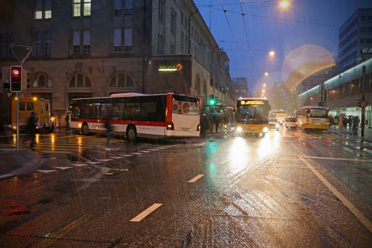 St. Gallen SG - Fussgängerin von Linienbus angefahren
