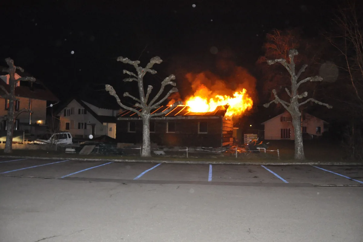 Brand einer Holzbaracke in Gerlafingen    