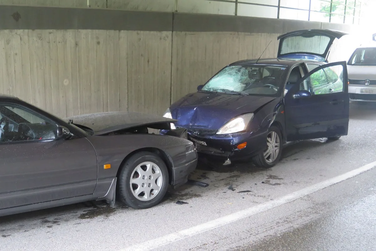 Frontalcrash in Muttenz fordert Verletzte