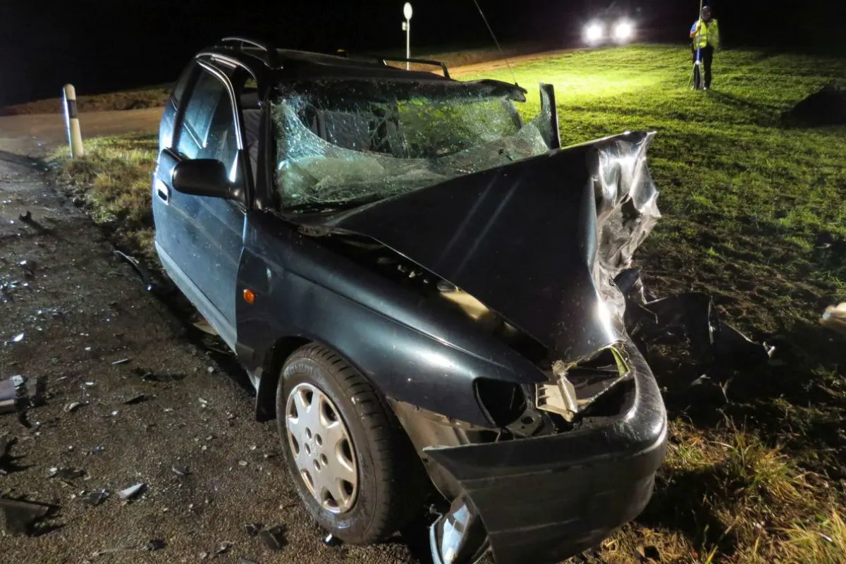 Auenstein AG - Heftiger Frontalcrash fordert drei Verletzte