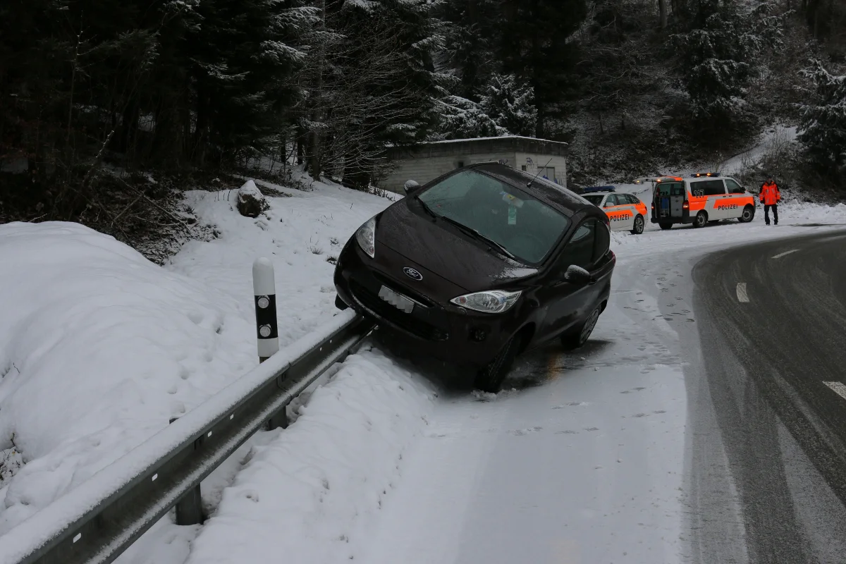 St. Gallen: Auf Leitplanke gefahren