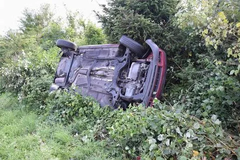 Subingen A1 SO - Autofahrerin verursacht Selbstunfall