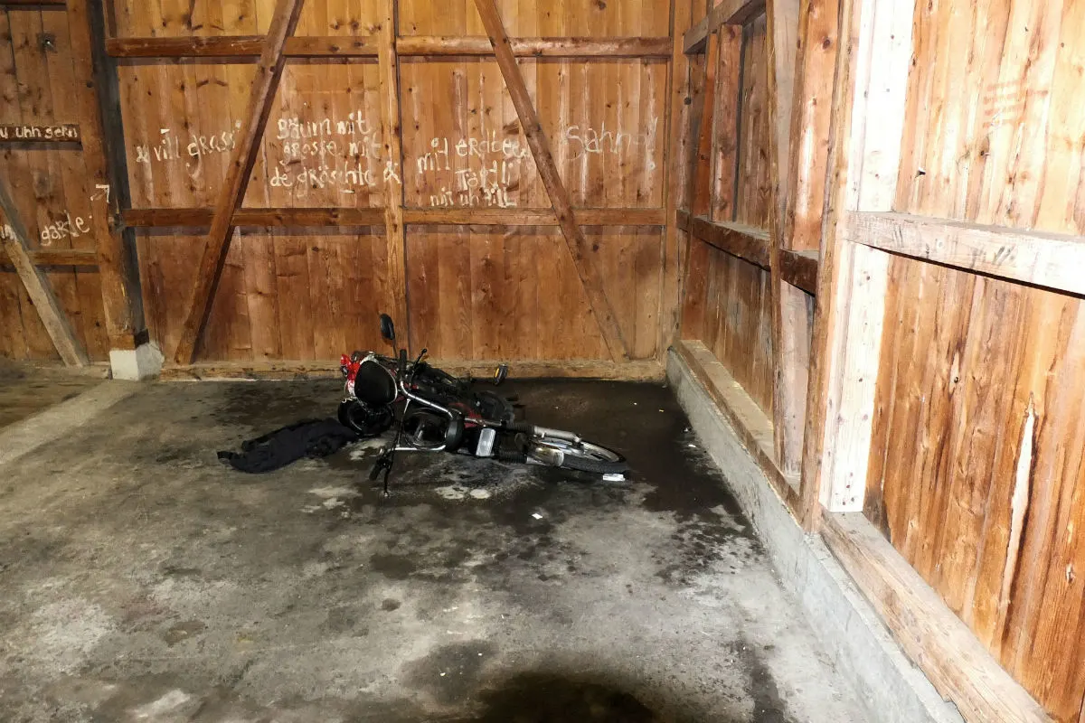 Mofa beim Bahnhof Brunnadern angezündet