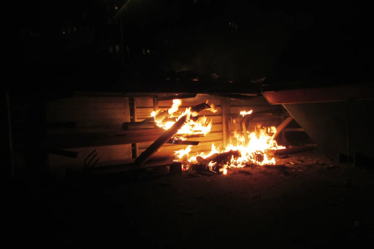 Glarus GL - Anwohnerin bemerkte Feuer