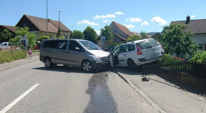 Frau wird durch Frontalkollision in Brislach verletzt