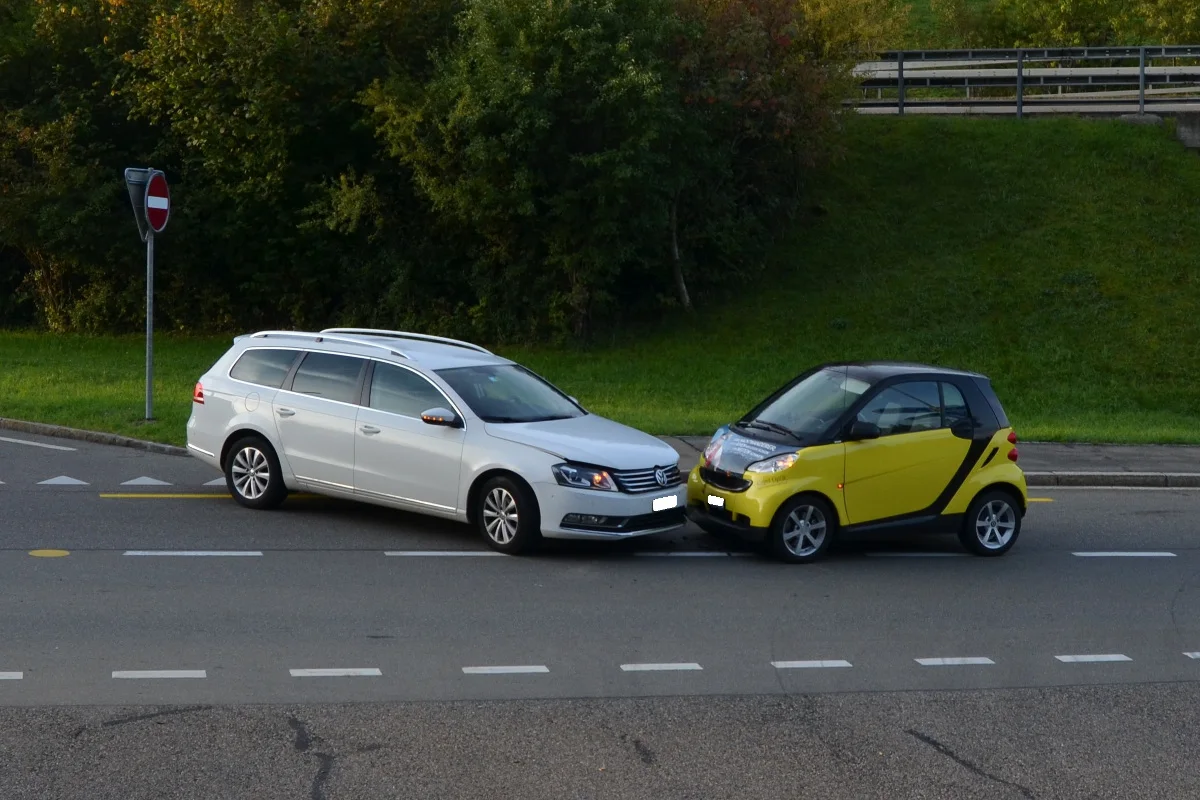 Niederteufen AR - Autos kollidiert