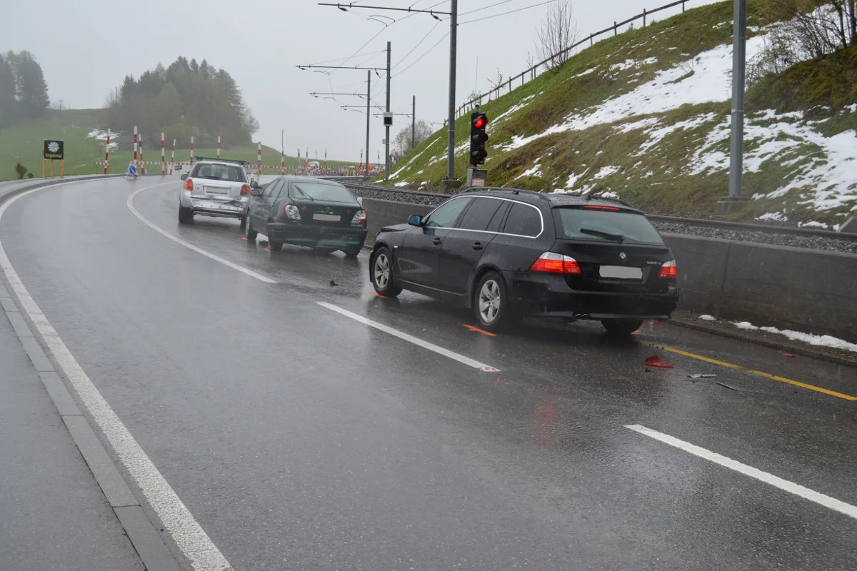 Gais AR - Auffahrunfall zwischen drei Autos