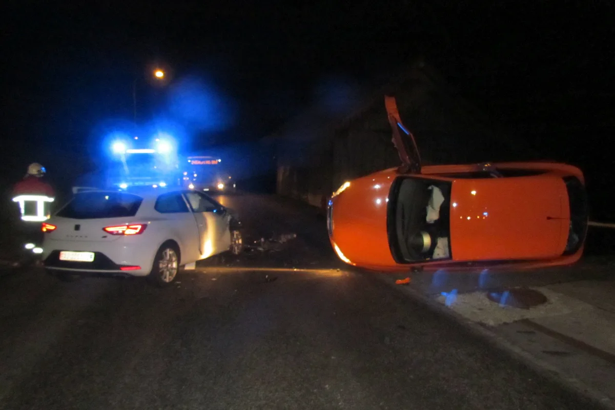 Heftiger Seat-Frontalcrash bei Aristau-Althäusern