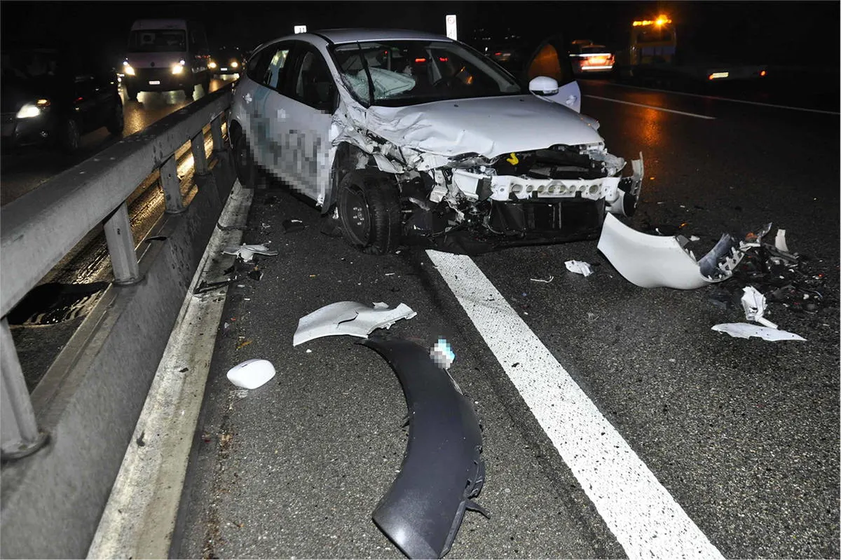 A1 Wiedlisbach SO - Drei Leichtverletzte nach Auffahrkollision