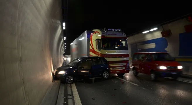 Auffahrkollision auf der A2 bei Arisdorf