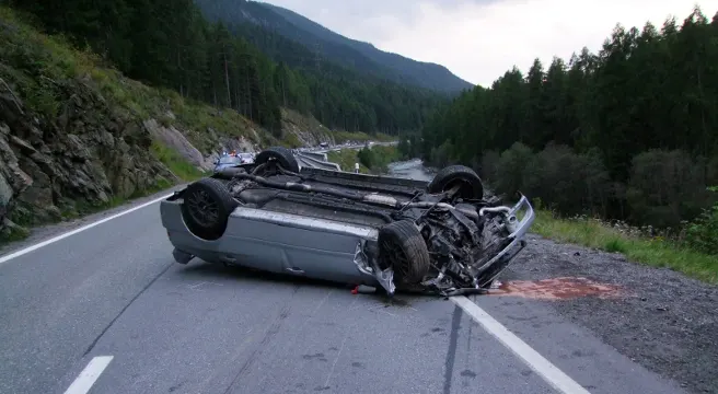 Schlimmer Alleinunfall bei Zernez