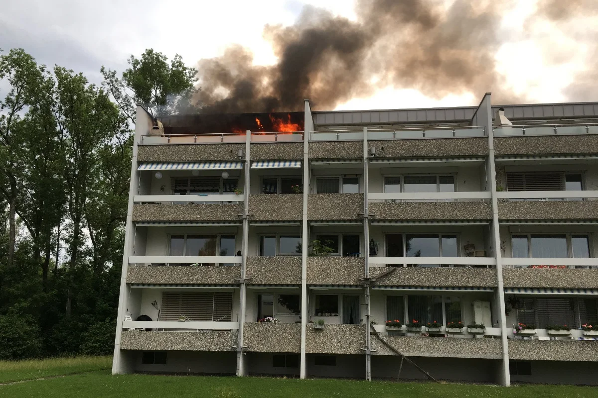 Dübendorf ZH - Grosser Schaden bei Wohnungsbrand