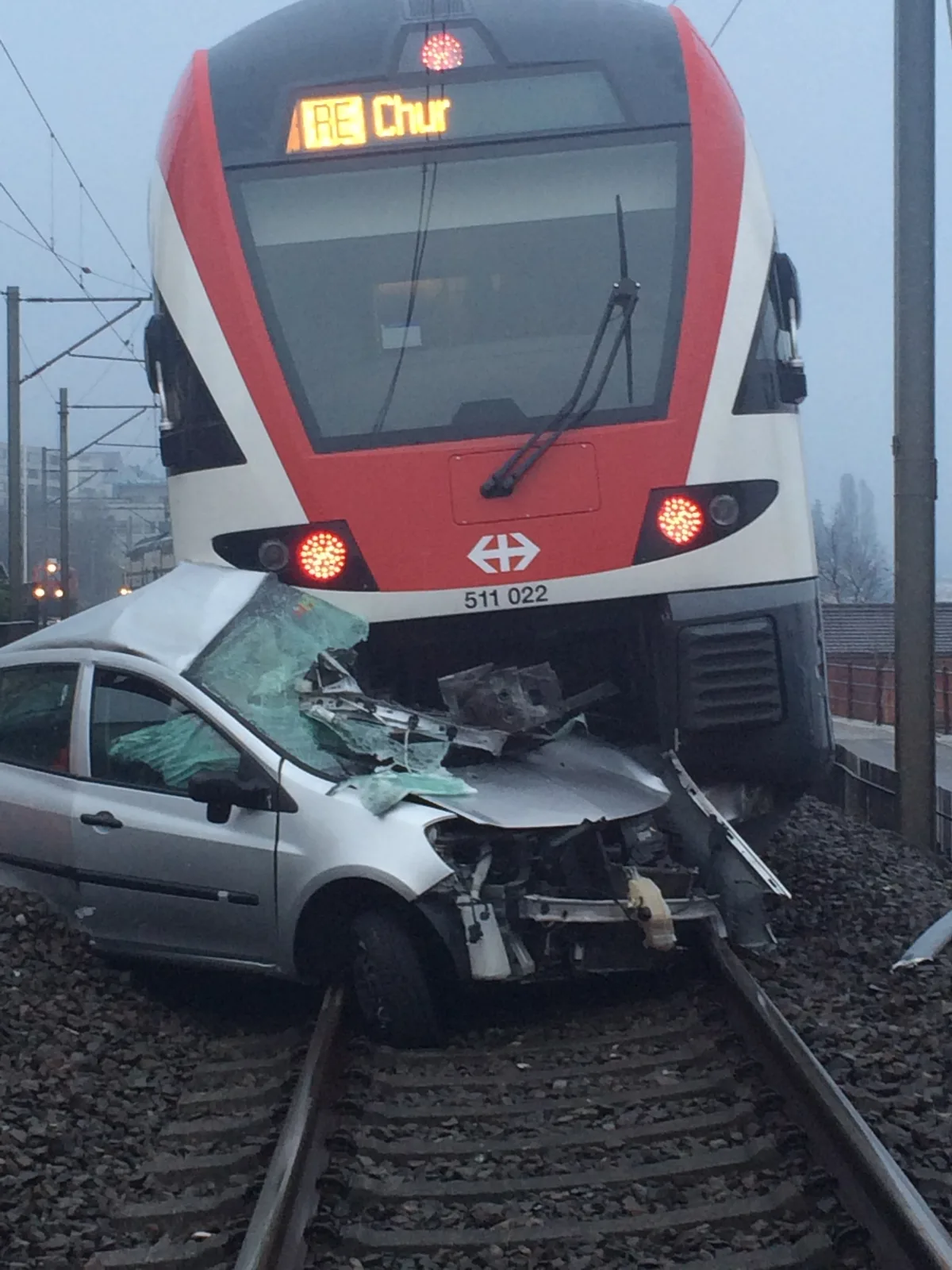 Horgen: Auto am Neujahrsmorgen von Zug erfasst