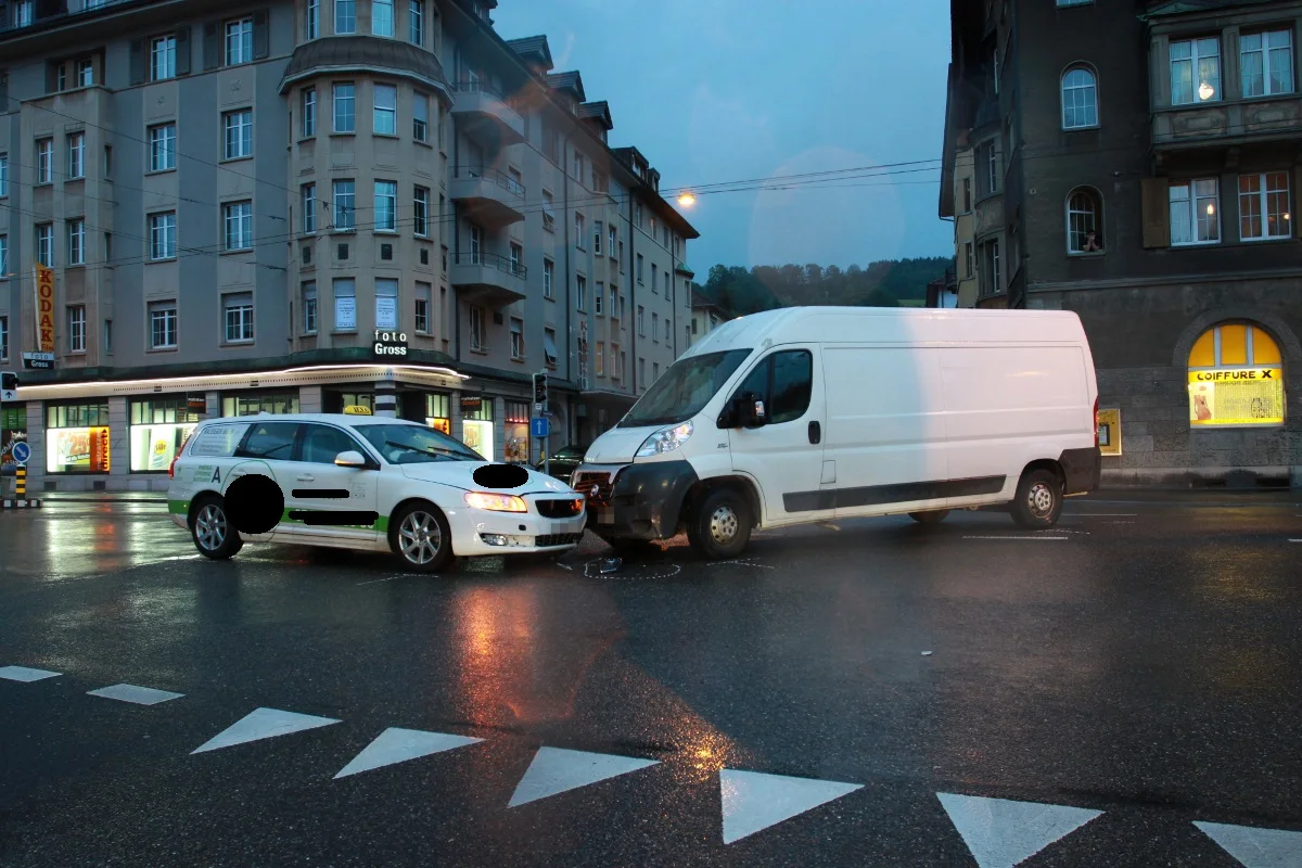 Drei Verletzte bei Verkehrsunfall in St. Gallen