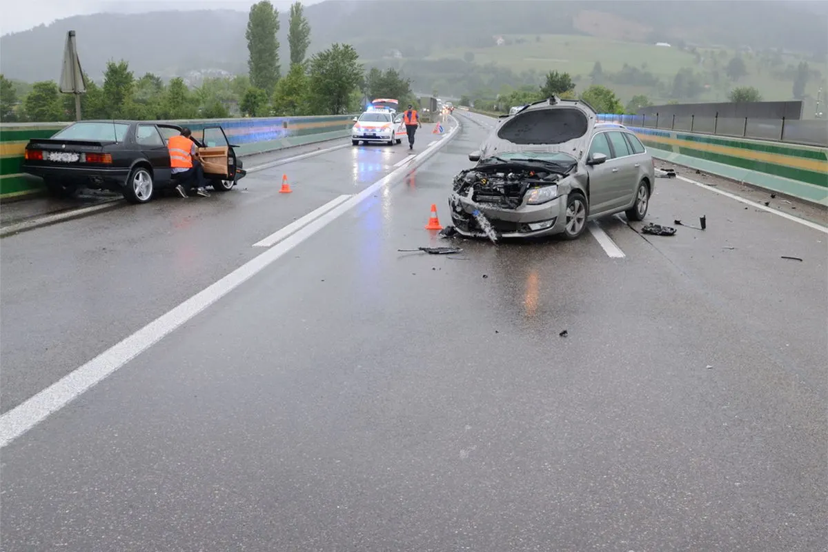 Sissach BL - Verkehrsunfall auf der Autobahn A2