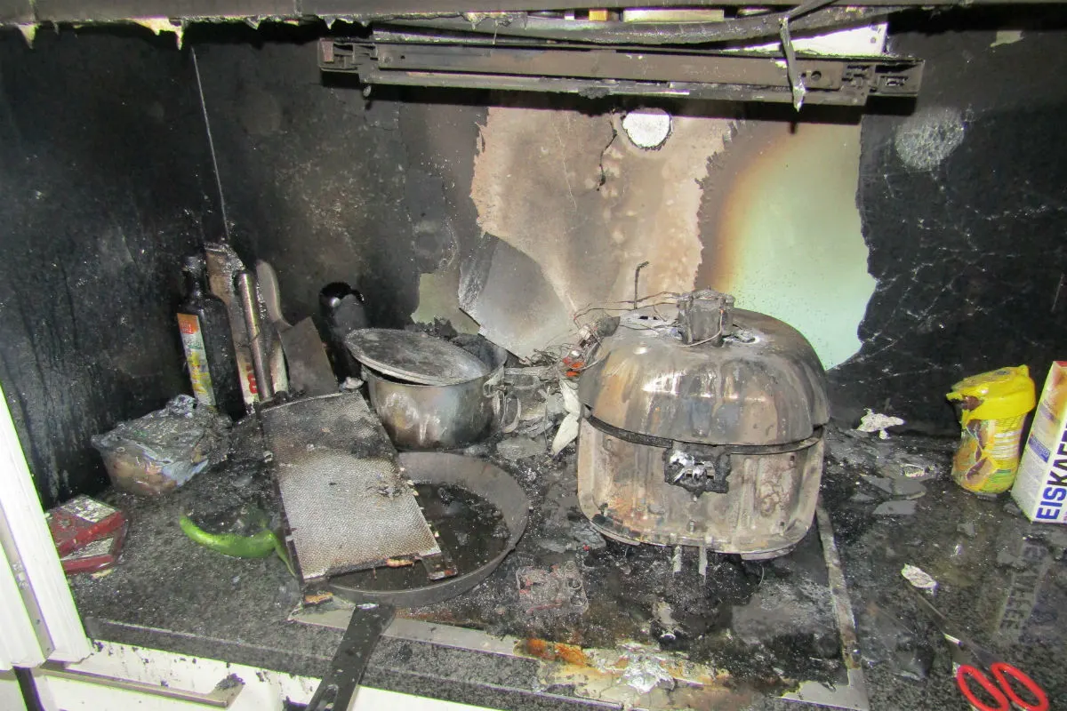 Glarus GL - Brand in Küche