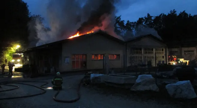 Rüttenen: Werkstatt in Vollbrand