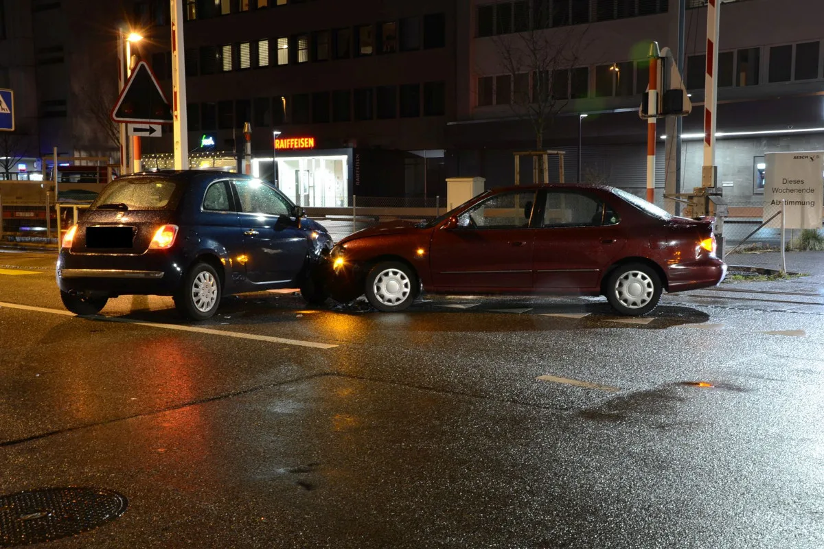 Crash mit drei Autos in Aesch