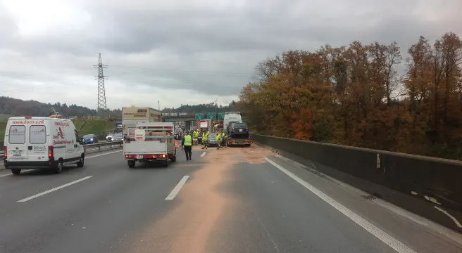 Lange Staus nach Unfall auf der A1 bei Birmenstorf