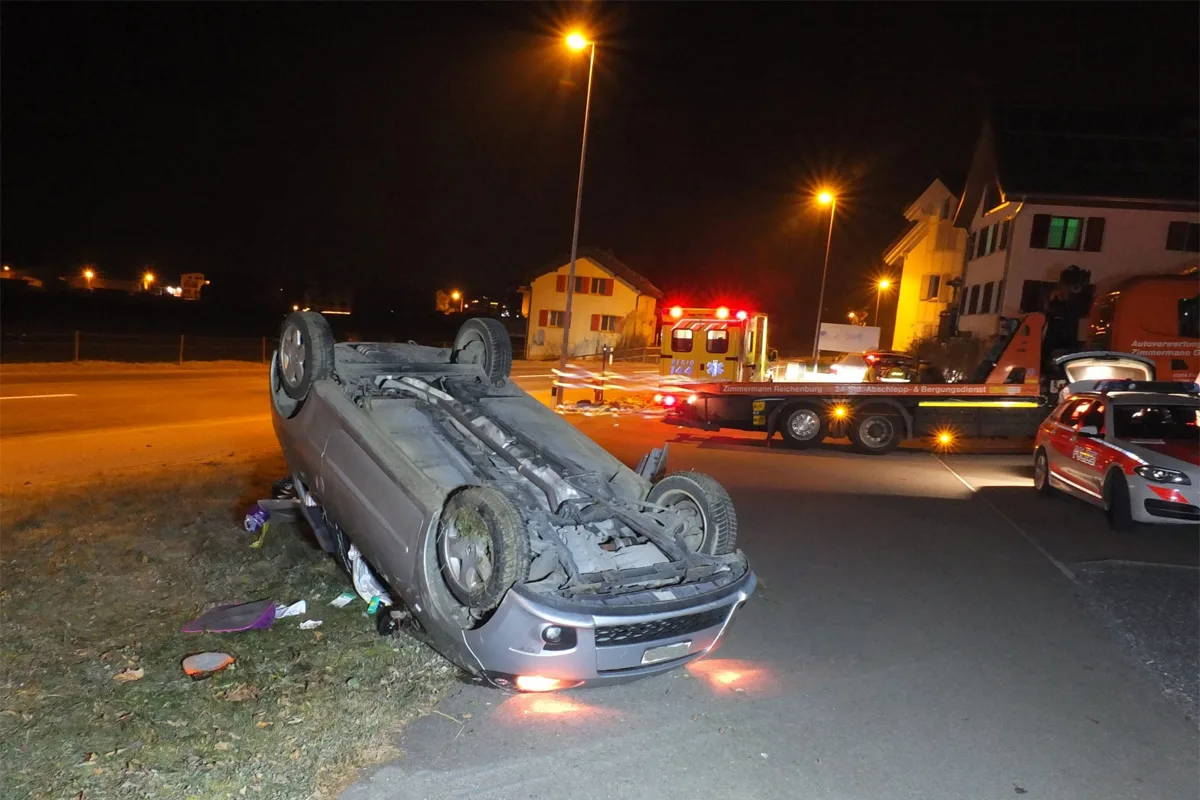 Kaltbrunn SG - 2 Verletzte bei Unfall: Rega im Einsatz