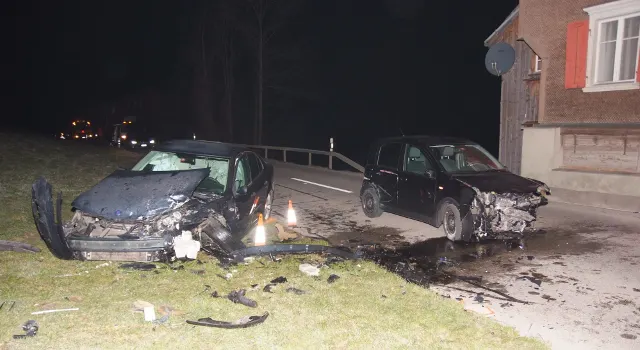 Ganterschwil SG - Vortritt missachtet und mit Motorradfahrer kollidiert