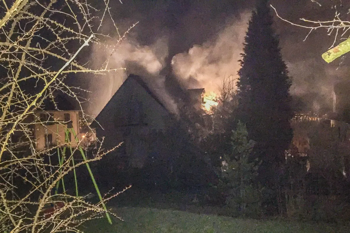 Zollikon ZH - Brand in Einfamilienhaus