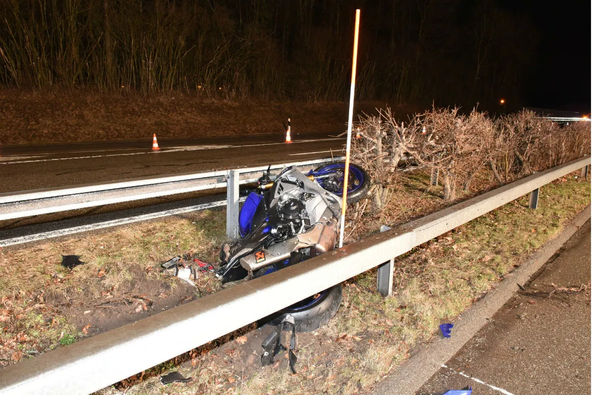Bubikon ZH - Motorradfahrer schwer verletzt - Zeugenaufruf