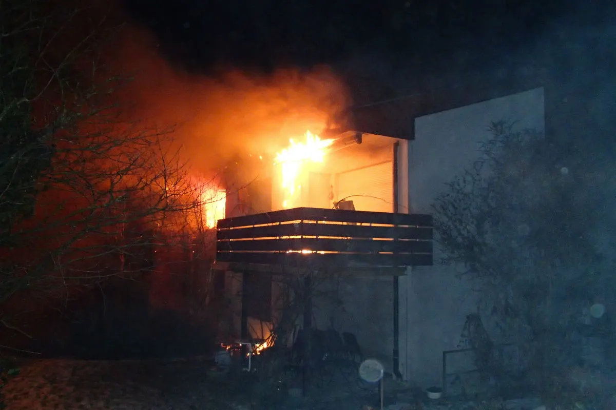 Kaiseraugst AG - Verletzter nach Hausbrand