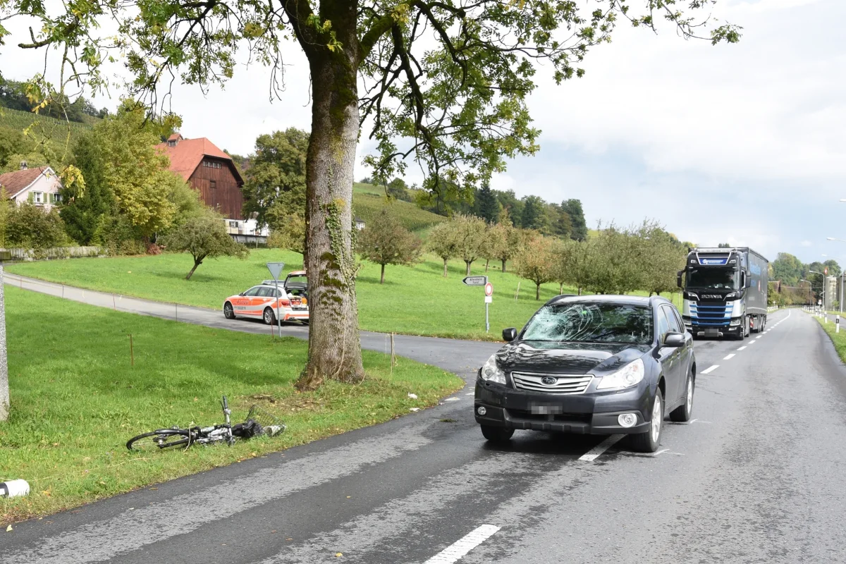 Altstätten SG - E-Bike-Fahrerin (17) kollidiert mit Subaru