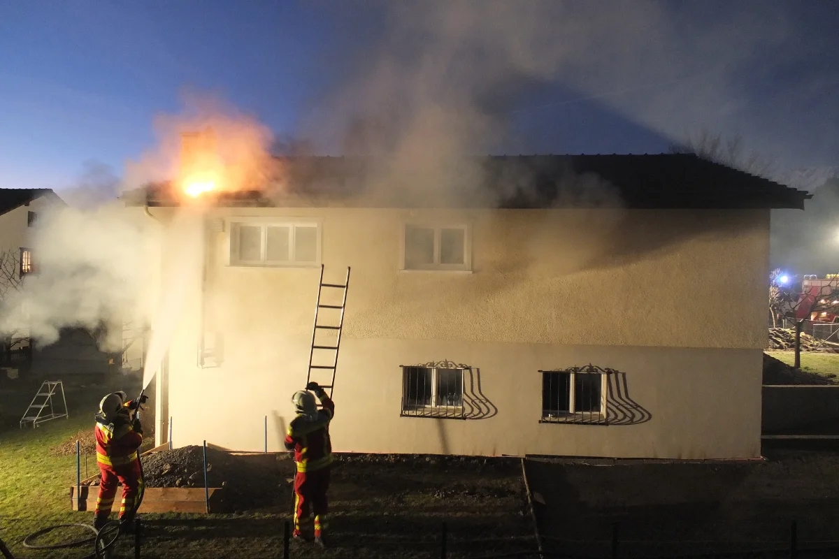Azmoos: Brand in Einfamilienhaus