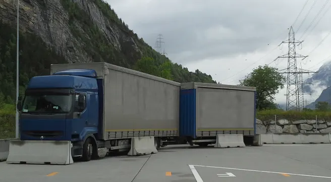 Erstfeld: Lastwagen mit hoher Überlast