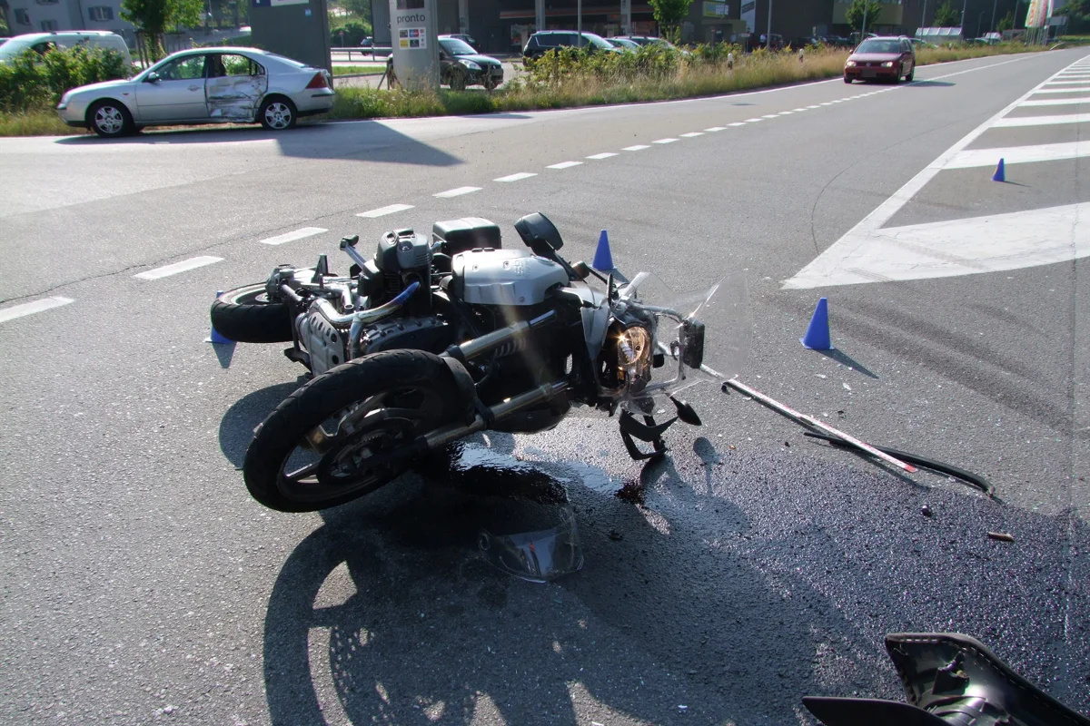 Motorradlenker verletzt sich bei Kollision in Schiers
