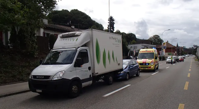 Schwerverletzte nach Auffahrcrash in Holderbank