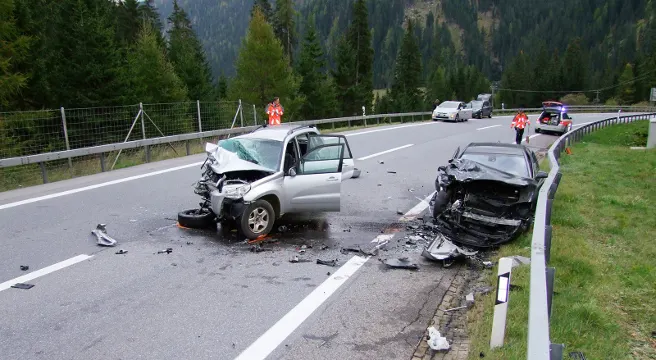 Verletzter nach Frontalkollision in Sufers