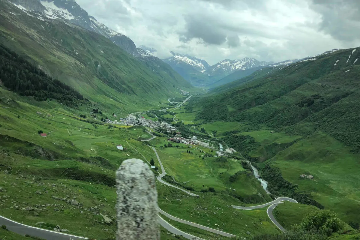 Situation der Urner Alpenpässe -  Furka ist geschlossen, Winterausrüstungspflicht am Susten