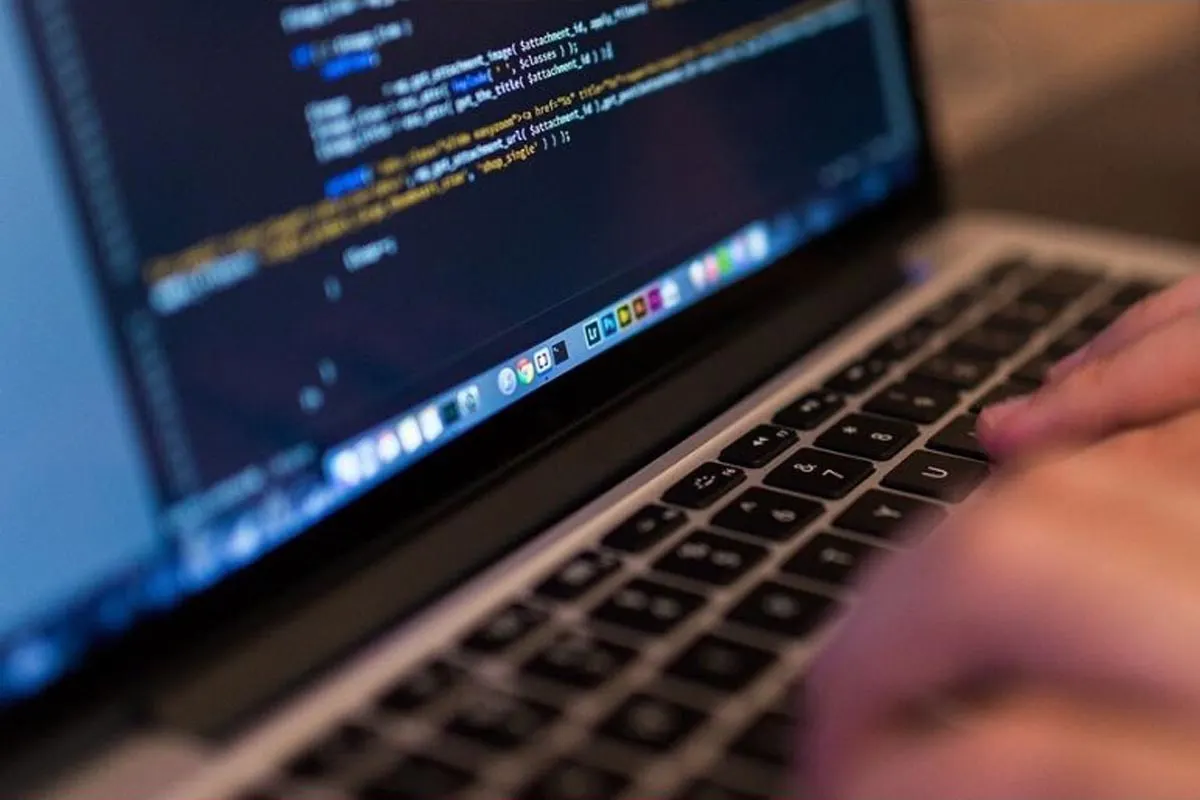Schwerer Betrug im Bezirk Klagenfurt - Hacker zockt Industriebetrieb ab