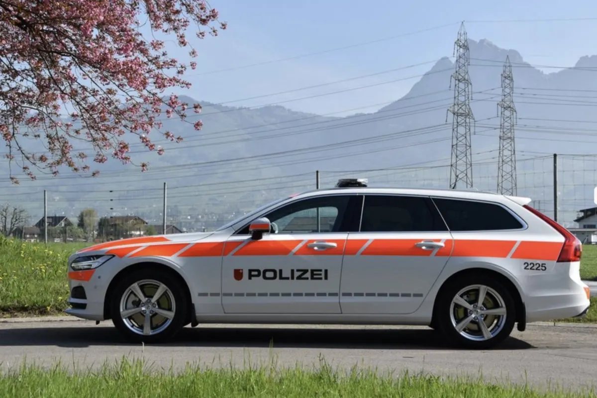 Reichenburg SZ - Nach Auffahrkollision weitergefahren - Zeugenaufruf
