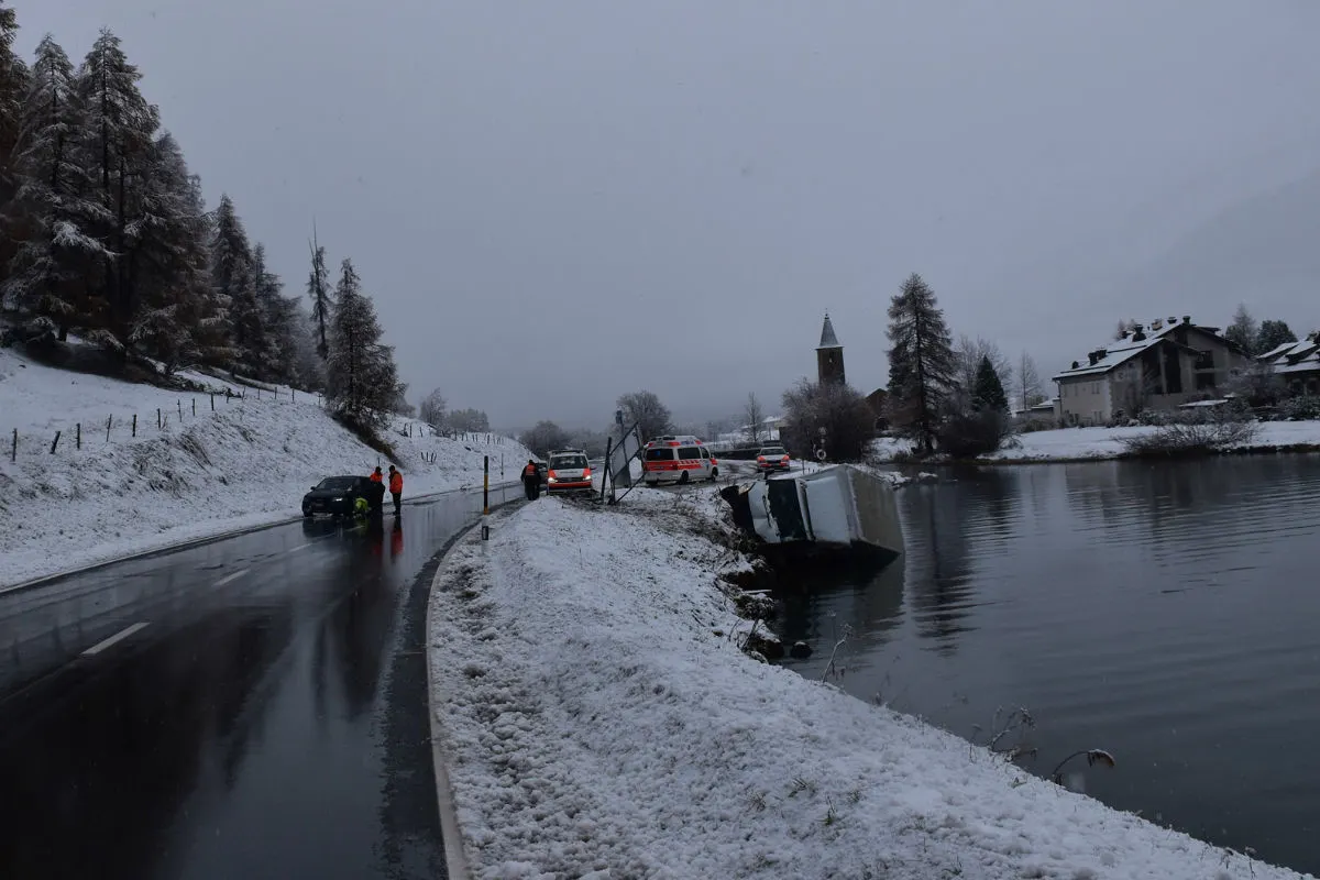 Sils i.E. GR - Kollision endet im Silsersee