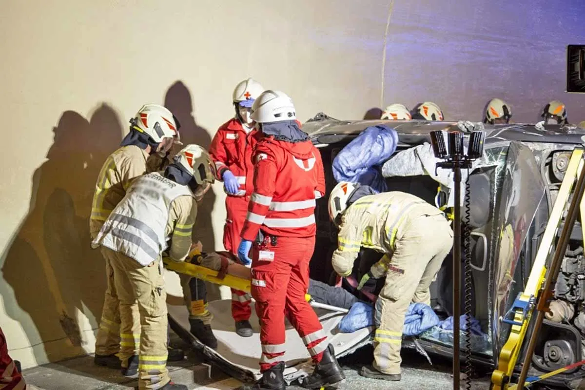 Fehring - Mann nach Unfall im Auto eingeklemmt