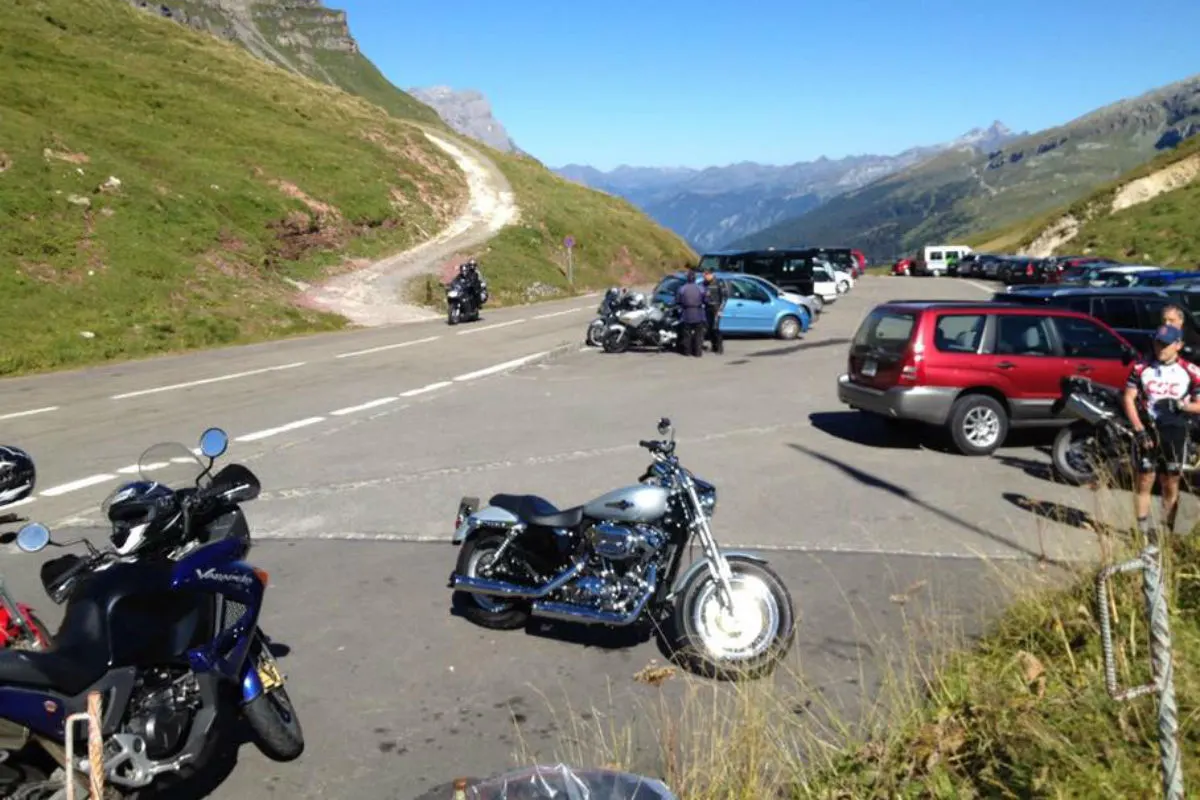 TCS dreht am Klausenpass einen Werbefilm