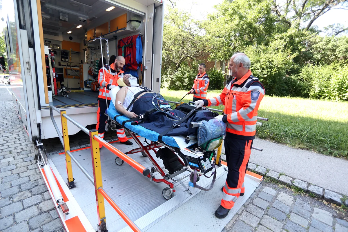 Salzburg - Fußgänger bei Verkehrsunfall verletzt